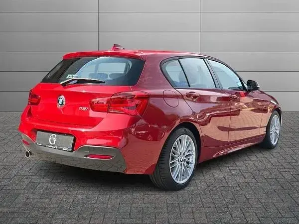 Usata BMW 118 M Sport 136 CV (100 kW) 2019 Rosso metallizzato Berlina