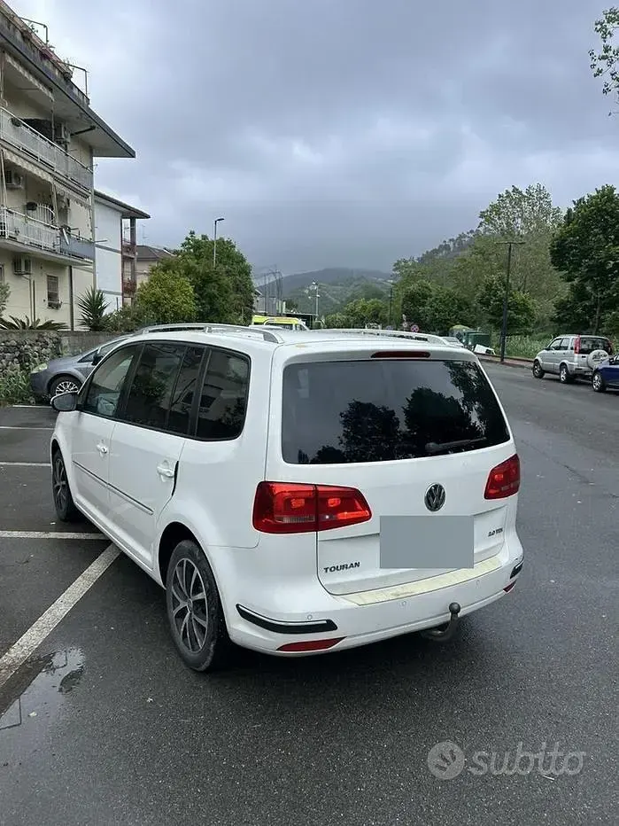 Usata VW Touran 140 CV (102 kW) 2011 Bianco Monovolume