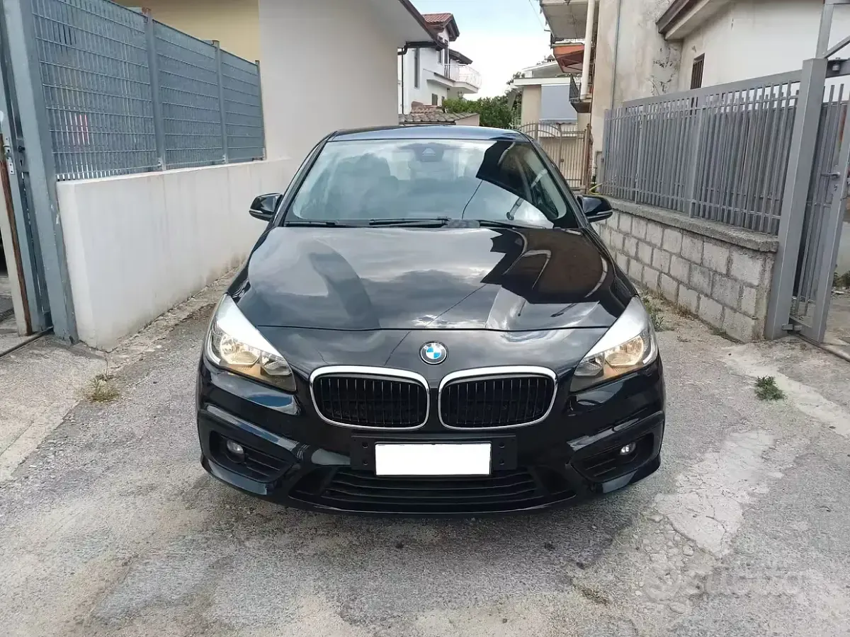 Usata BMW 218 Luxury Line 150 CV (110 kW) 2016 Nero Station wagon