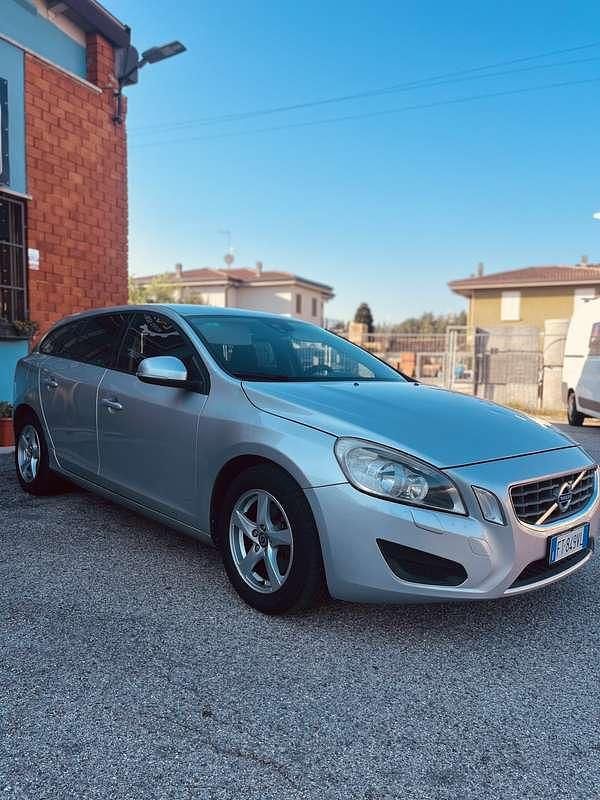 Usata Volvo V60 Summum 114 CV (83 kW) 2011 Station wagon