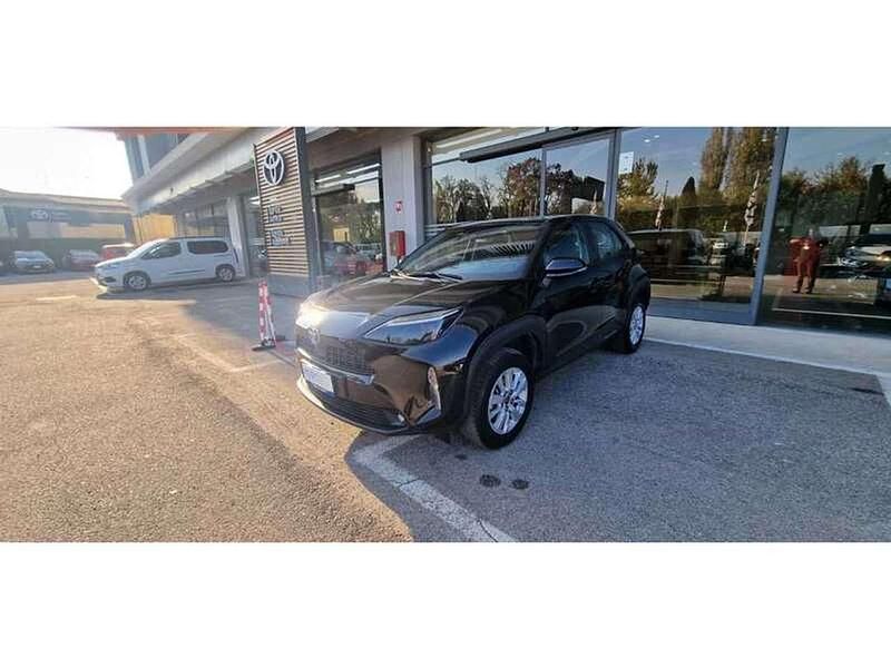 Usata Toyota Yaris Cross Active 116 CV (85 kW) 2022 Nero SUV