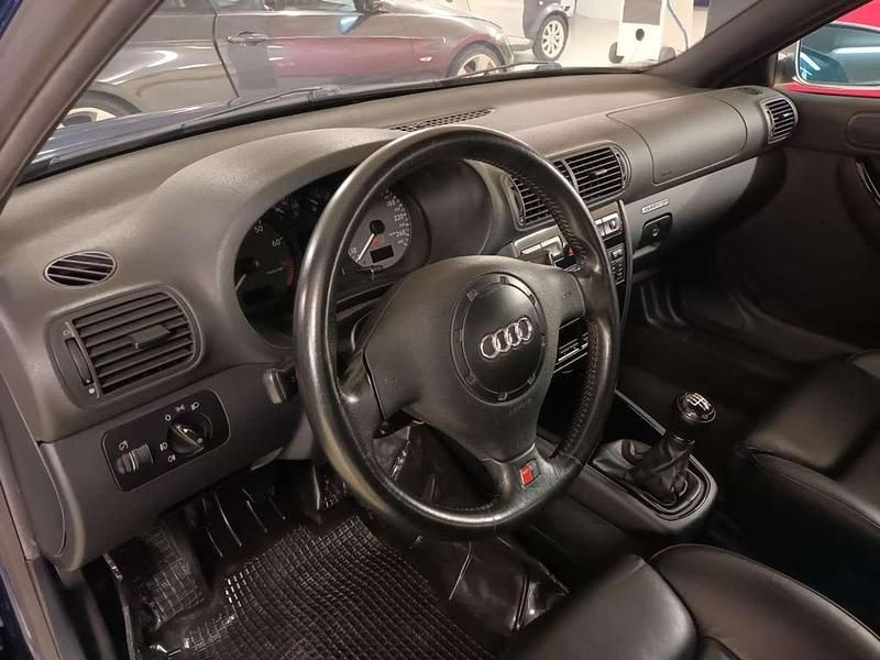 Usata Audi S3 Ambiente 210 CV (154 kW) 2000 Blu brillante Berlina