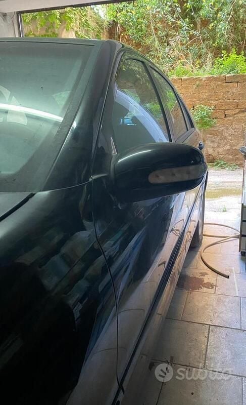 Usata Mercedes C220 125 CV (91 kW) 2002 Nero Berlina