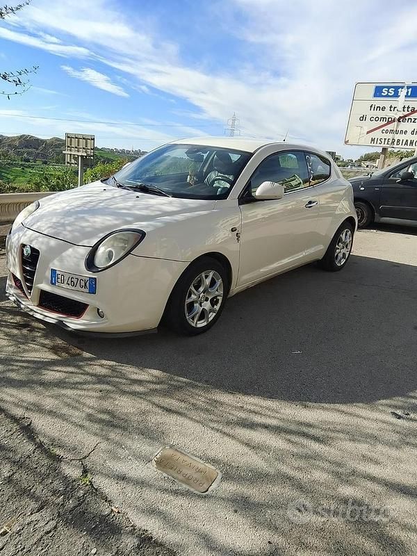 Bianco Usata 2010 Alfa Romeo MiTo Due volumi | 3000 € (Ottimo prezzo) - Immagine 1/4