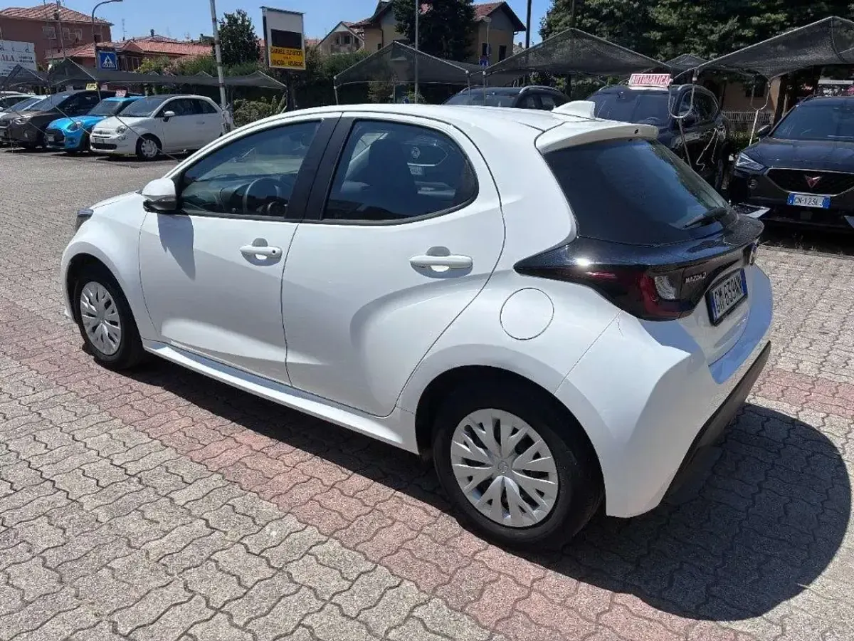 Usata Mazda 2 92 CV (67 kW) 2022 Bianco Berlina