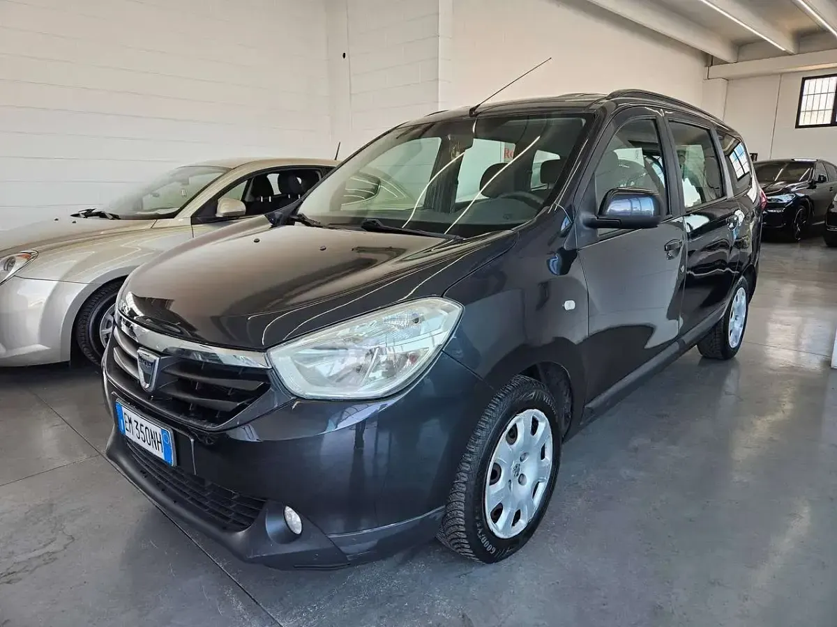 Usata Dacia Lodgy Ambiance 107 CV (78 kW) 2012 Grigio Monovolume