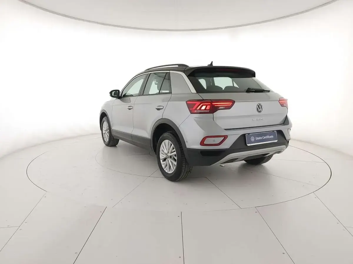 Usata VW T-Roc Life 116 CV (85 kW) 2025 Pyrit silver metallizzato nero SUV