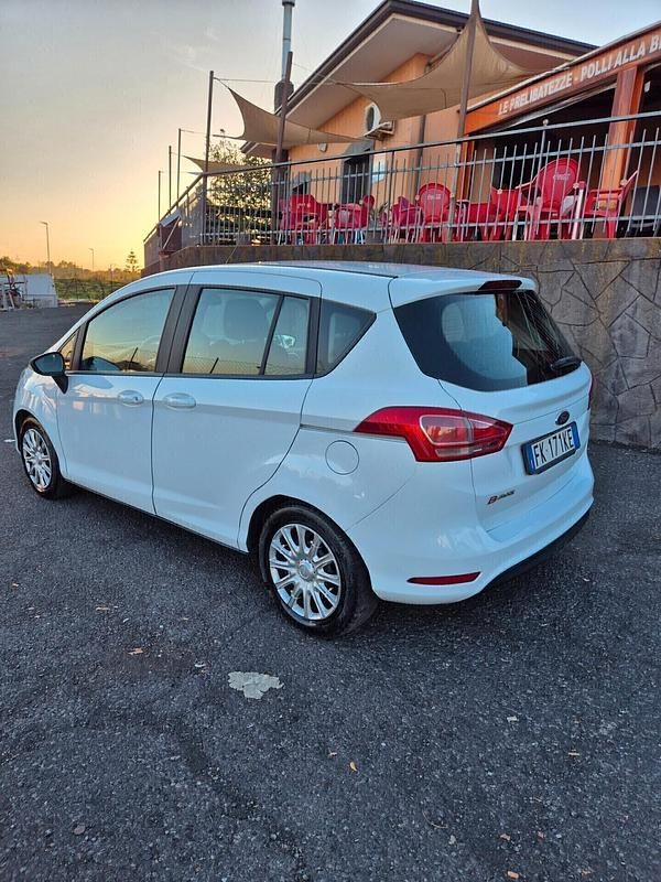 Usata Ford B-MAX Titanium 87 CV (63 kW) 2017 Bianco Monovolume