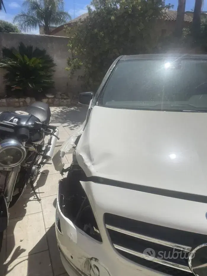 Usata Mercedes B200 136 CV (100 kW) 2012 Utilitaria