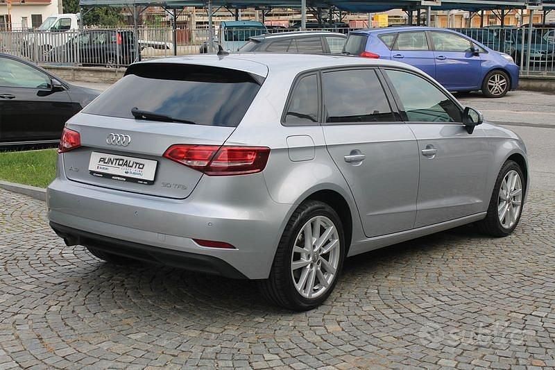 Usata Audi A3 Admired 116 CV (85 kW) 2018 Grigio Berlina
