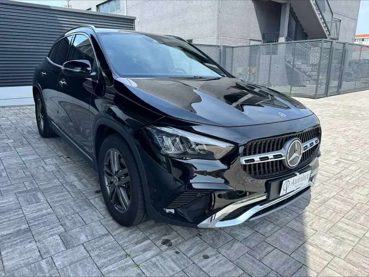 Usata Mercedes GLA200 Advanced Plus 163 CV (119 kW) 2025 Nero ossidiana SUV