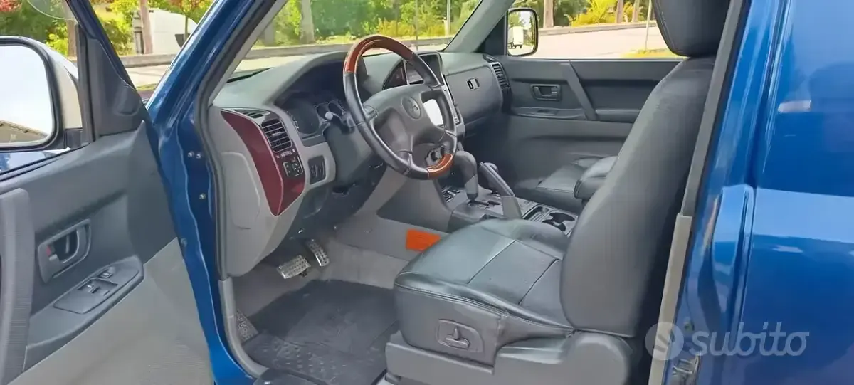 Usata Mitsubishi Pajero 202 CV (148 kW) 2002 Bluazzurro SUV