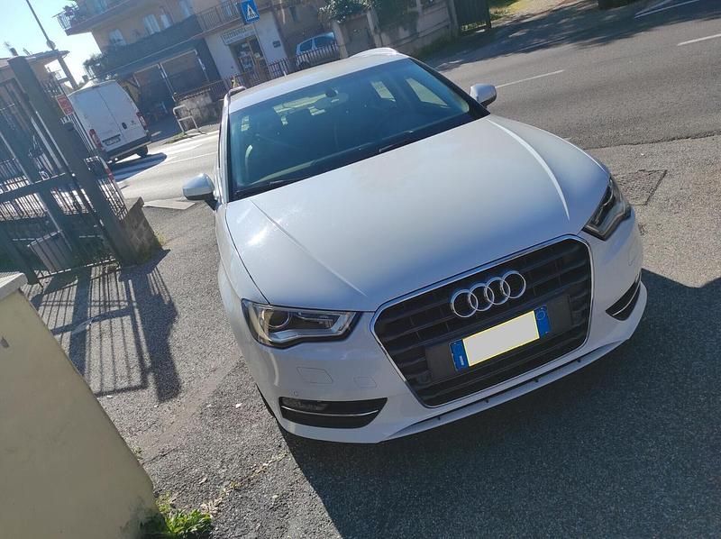 Bianco Usata 2014 Audi A3 Ambition Tre volumi | 11.500 € (Ottimo prezzo) - Immagine 1/4
