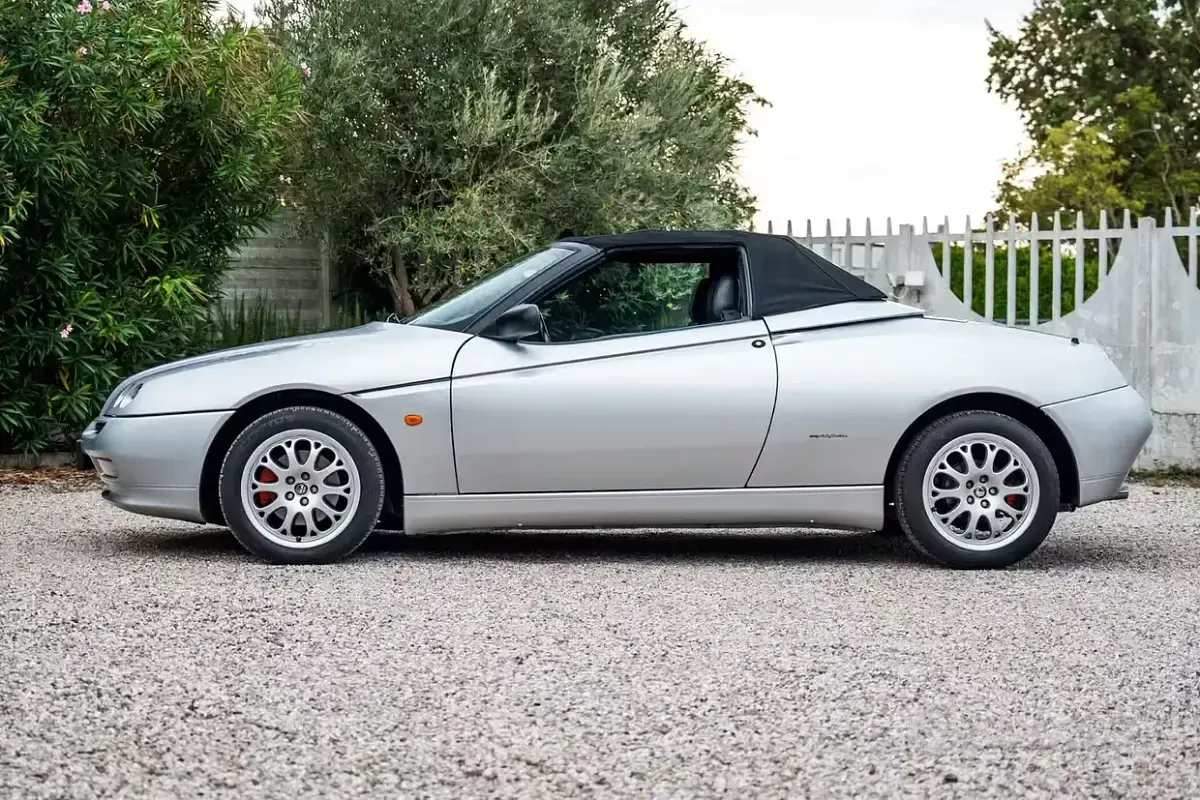 Usata Alfa Romeo Spider 144 CV (105 kW) 1999 Grigio Cabrio