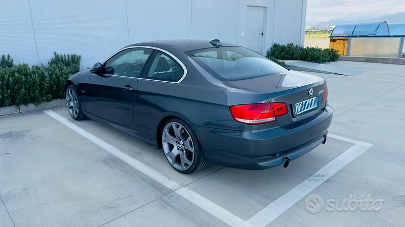 Usata BMW 335 306 CV (225 kW) 2006 Grigio Coupé