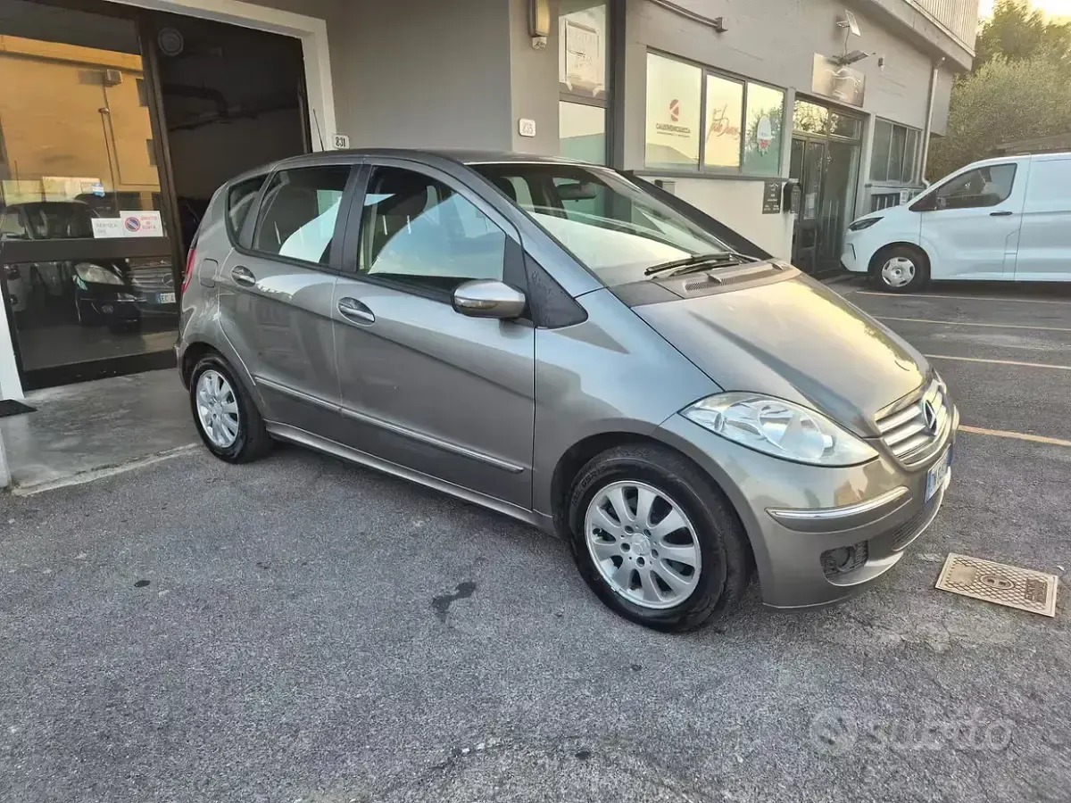 Usata Mercedes A180 Elegance 109 CV (80 kW) 2008 Marrone Berlina