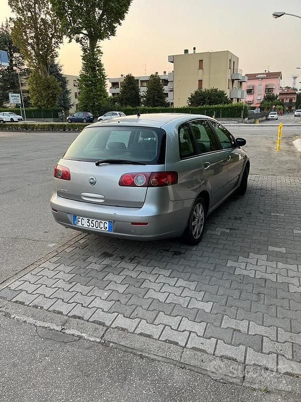 Usata Fiat Croma 120 CV (88 kW) 2006 Grigio Station wagon