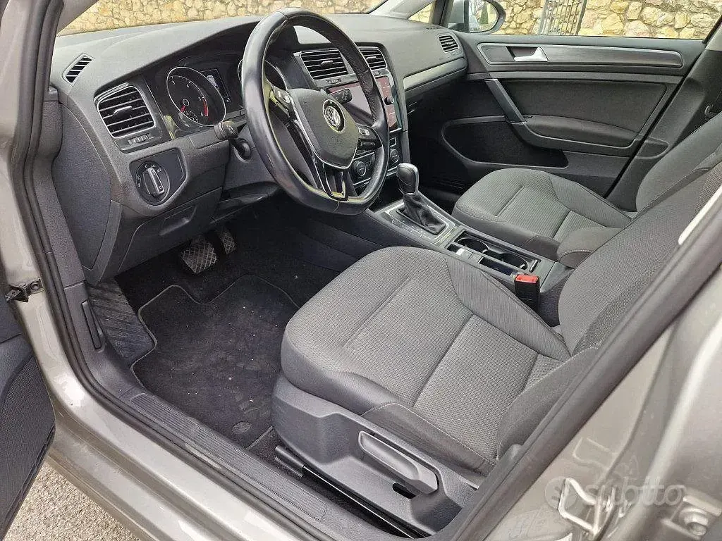 Usata VW Golf VII Business 116 CV (85 kW) 2019 Grigio metallizzato Station wagon