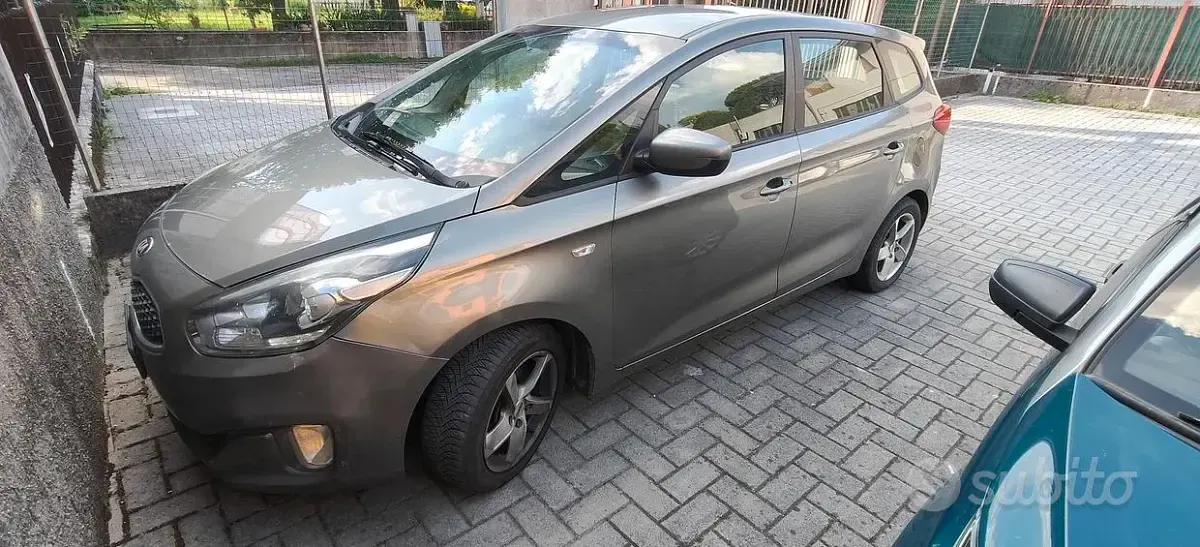 Usata Kia Carens 115 CV (84 kW) 2013 Grigio Monovolume