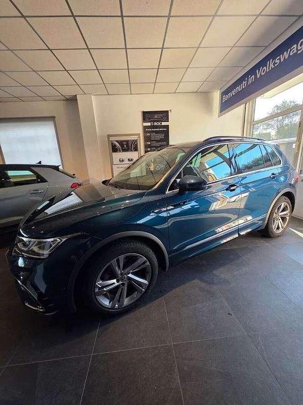 Usata VW Tiguan R-line 150 CV (110 kW) 2022 Blu/azzurro SUV
