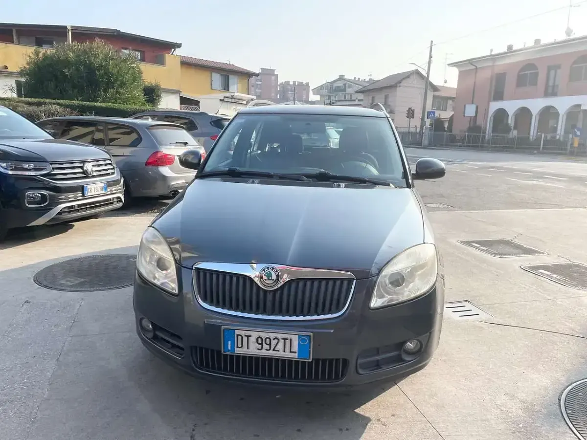 Usata Skoda Fabia Style 69 CV (50 kW) 2009 Grigio Station wagon