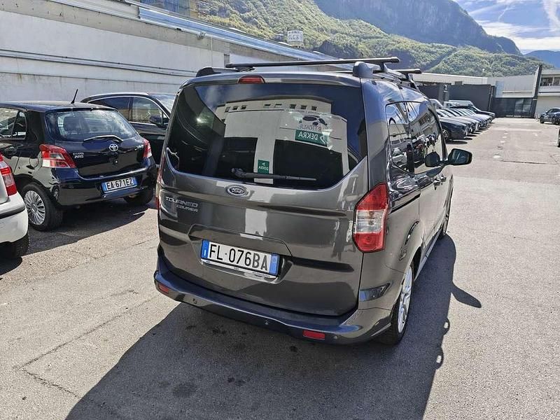 Usata Ford Tourneo Courier 95 CV (69 kW) 2017 Monovolume