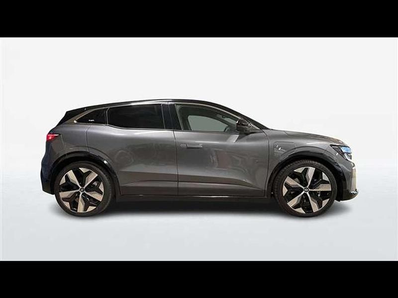 Usata Renault Megane E-Tech Techno 161 kW (220 CV) 2022 Grigio scuro Berlina