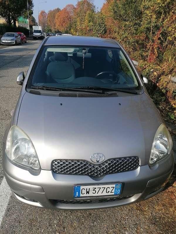 Usata Toyota Yaris Sol 69 CV (50 kW) 2005 Berlina