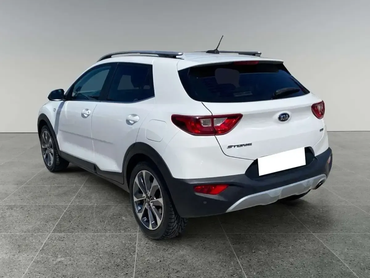 Usata Kia Stonic Style 116 CV (85 kW) 2019 Bianco SUV