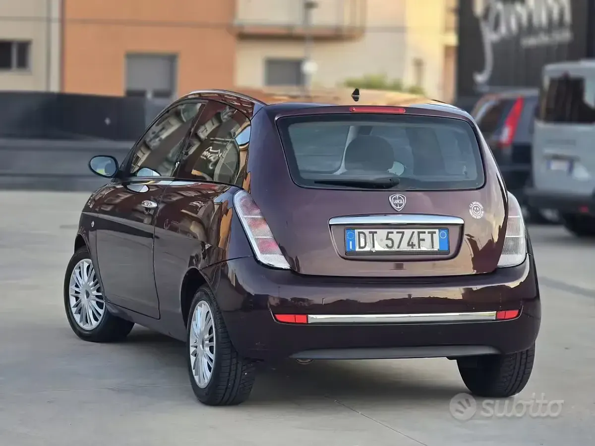 Usata Lancia Ypsilon 60 CV (44 kW) 2008 Nero Utilitaria