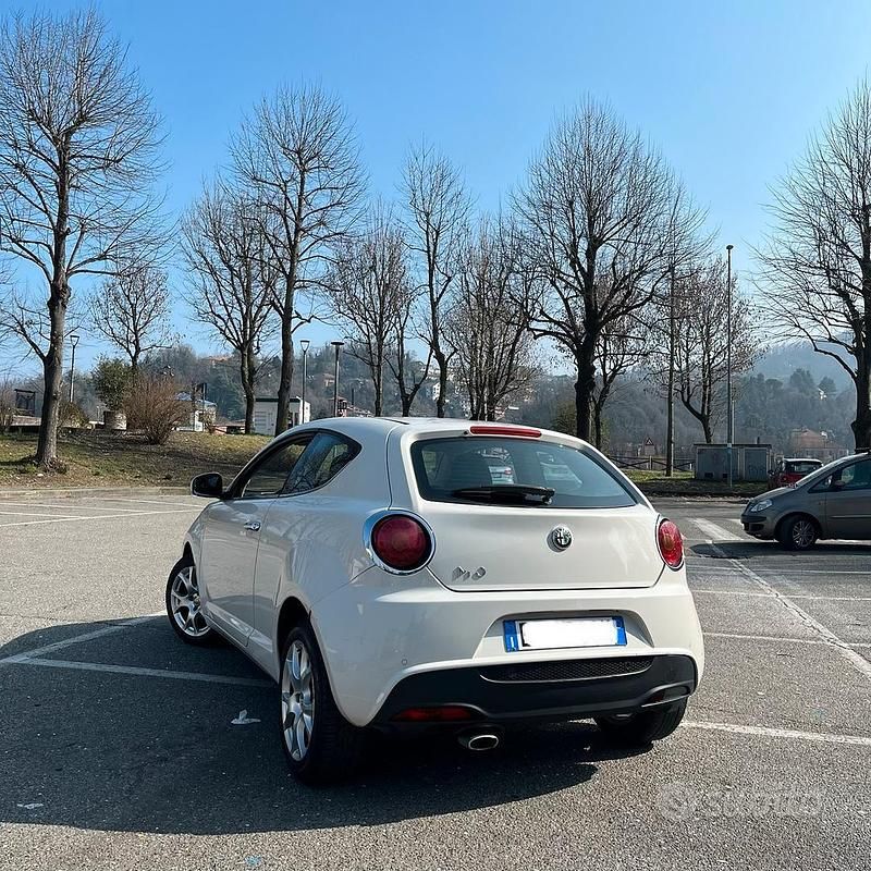 Usata Alfa Romeo MiTo Distinctive 105 CV (77 kW) 2010 Bianco Utilitaria