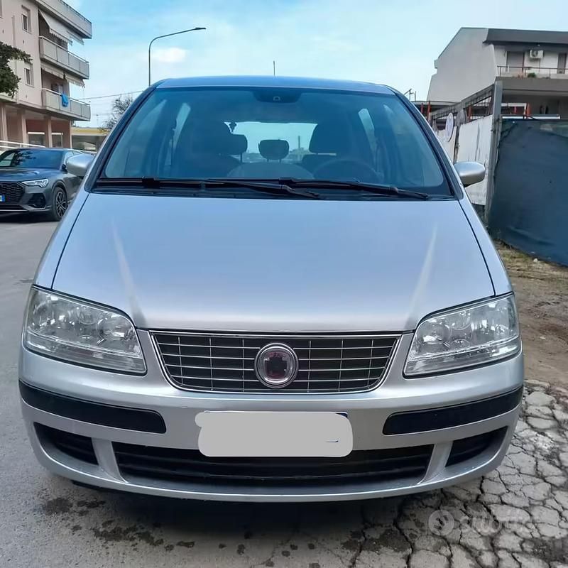 Usata Fiat Idea 80 CV (58 kW) 2008 Grigio Monovolume