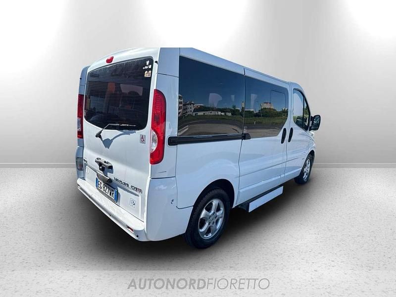 Usata Opel Vivaro Eco 116 CV (85 kW) 2011 Grigio Monovolume