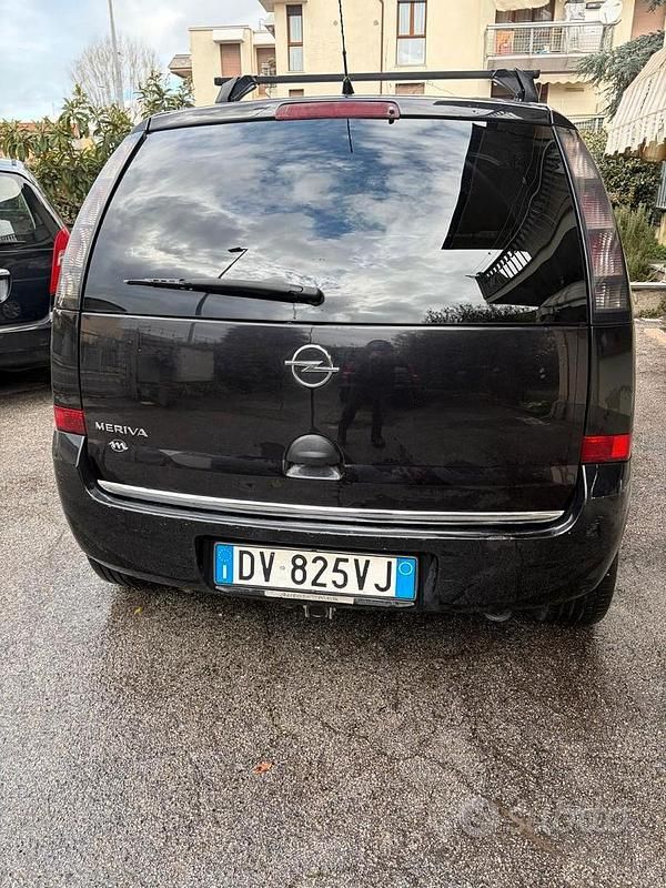 Usata Opel Meriva Club 90 CV (66 kW) 2009 Monovolume