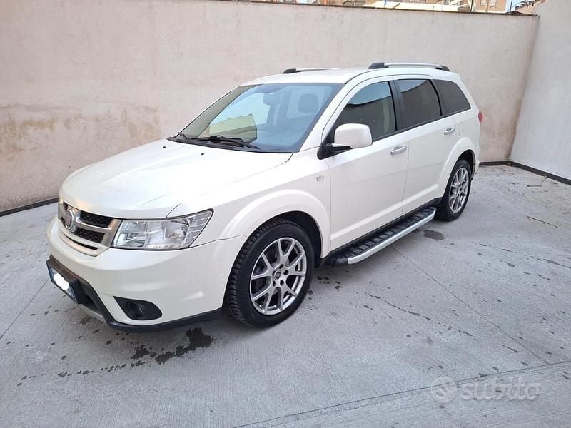 Usata Fiat Freemont Lounge 170 CV (125 kW) 2012 Bianco SUV