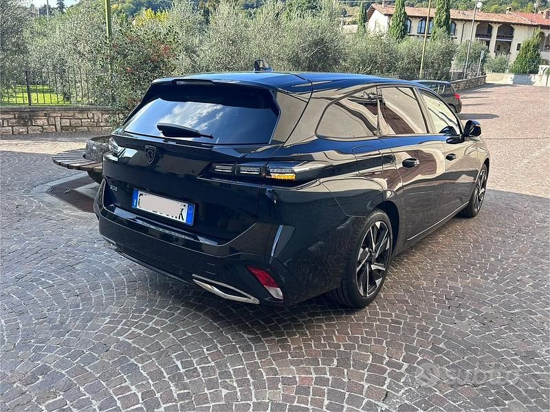 Usata Peugeot 308 Allure 131 CV (96 kW) 2022 Nero Station wagon