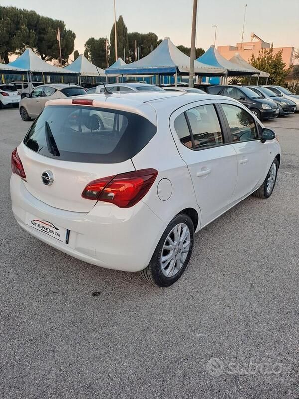 Usata Opel Corsa 90 CV (66 kW) 2017 Bianco Berlina