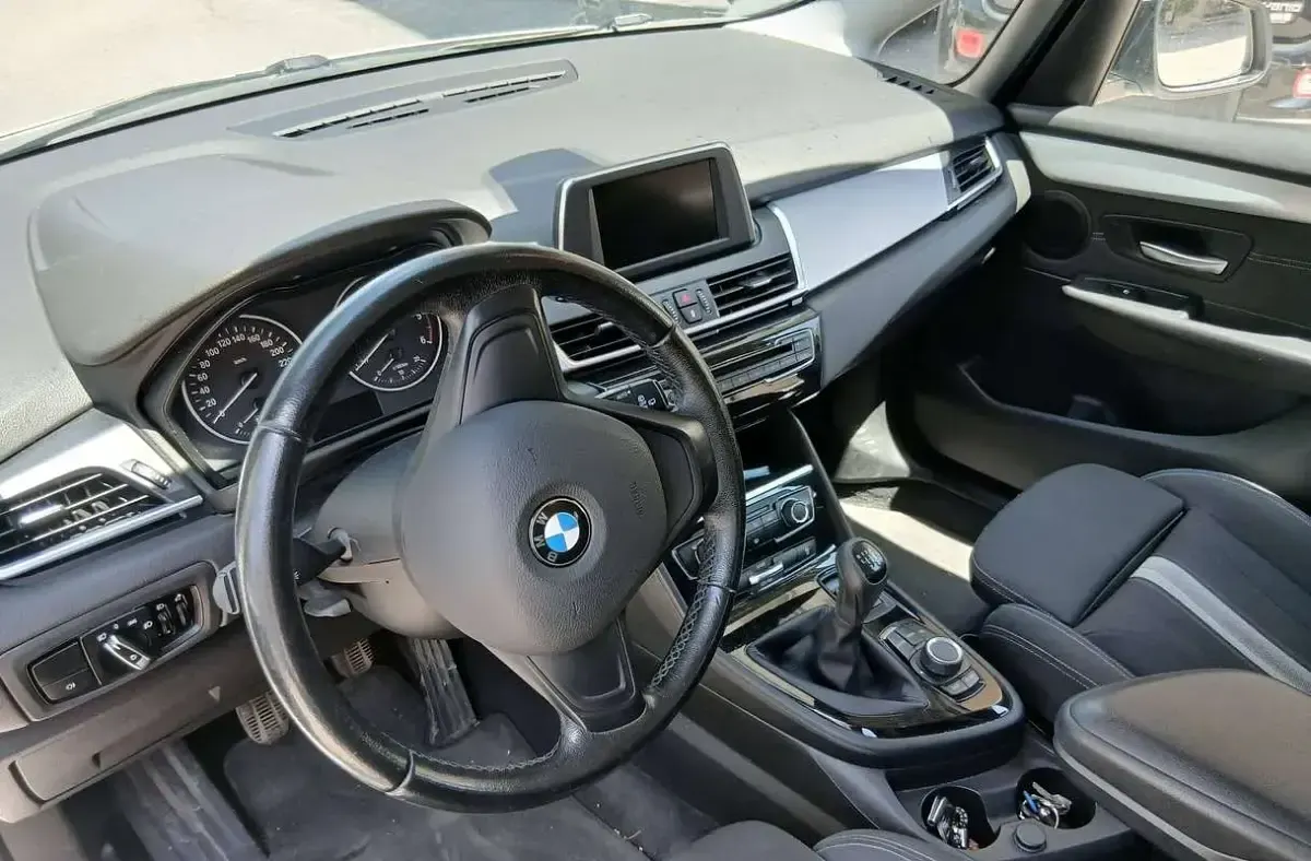 Usata BMW 216 Active Tourer Advantage 116 CV (85 kW) 2016 Bianco Monovolume