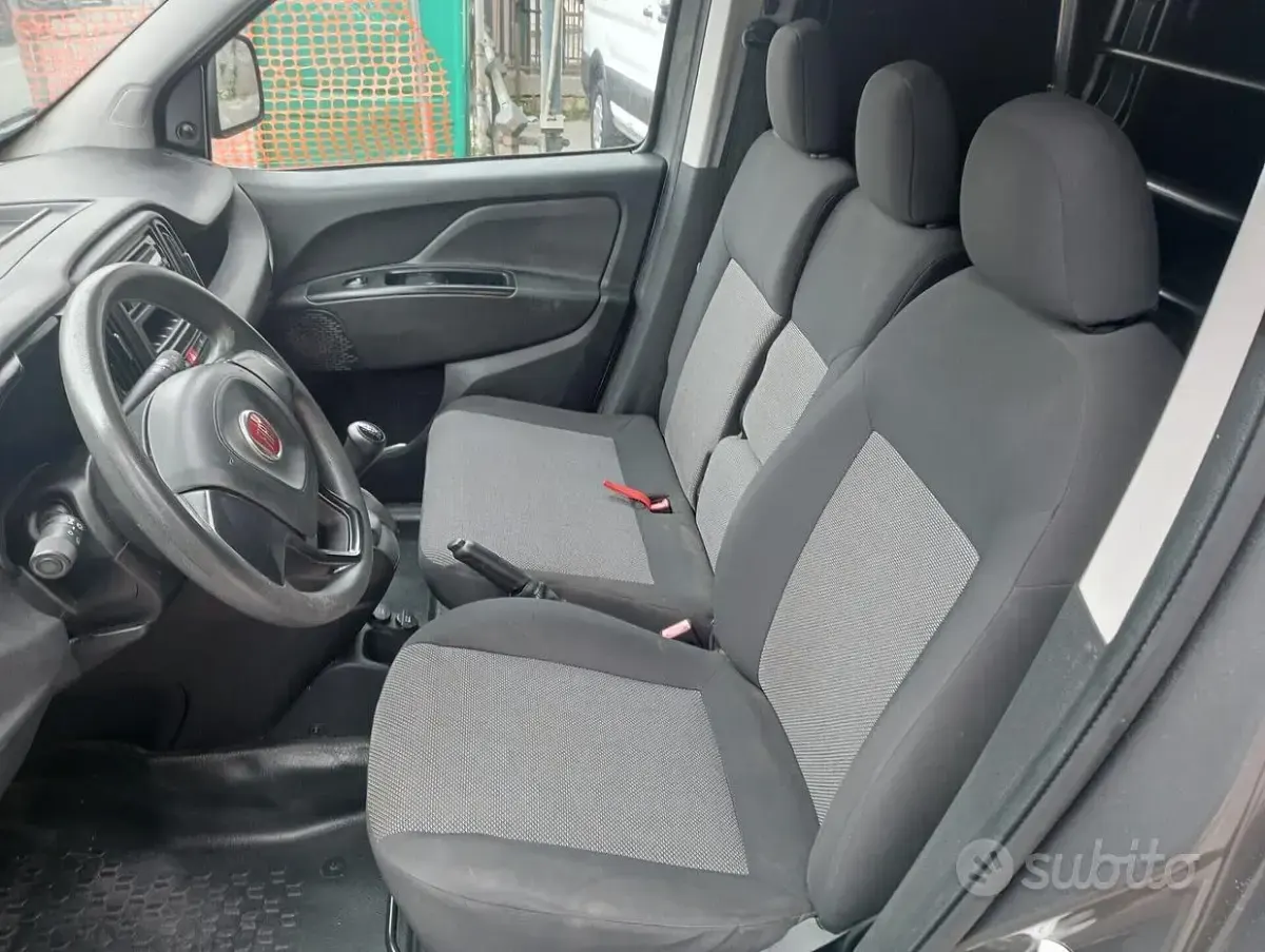 Usata Fiat Doblò 95 CV (69 kW) 2019 Grigio Monovolume