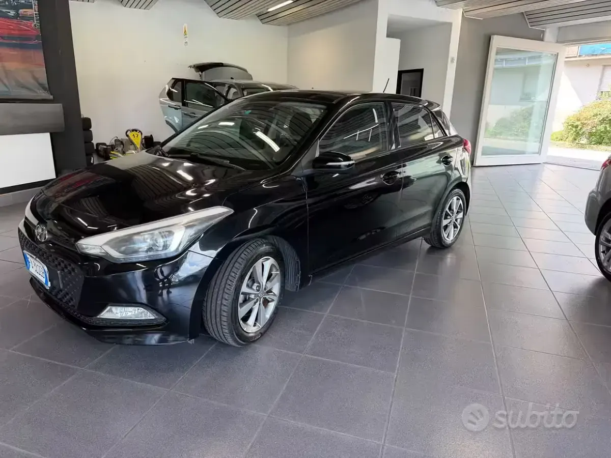 Usata Hyundai i20 Style 90 CV (66 kW) 2015 Nero Berlina