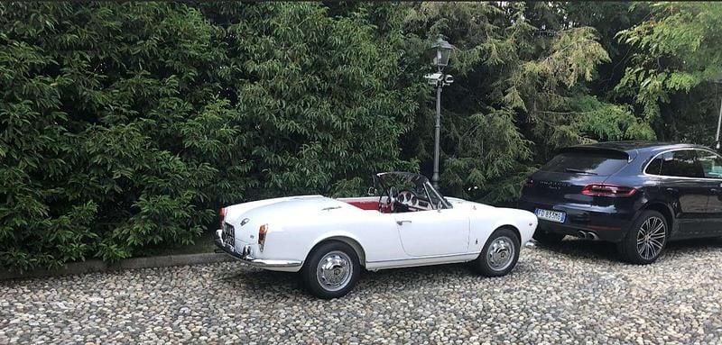 Käytetty Alfa Romeo Giulia Spider 122 HP (89 kW) 1964 Avoauto