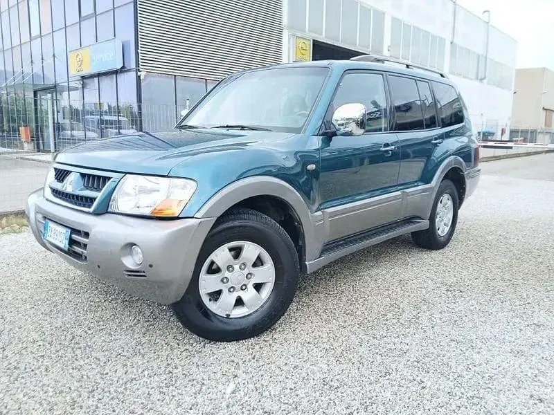 Usata Mitsubishi Pajero 160 CV (117 kW) 2005 Verde SUV