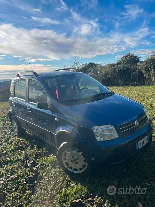 Blu Usata 2004 Fiat Panda 4x4 Due volumi | 6500 € - Immagine 1/4