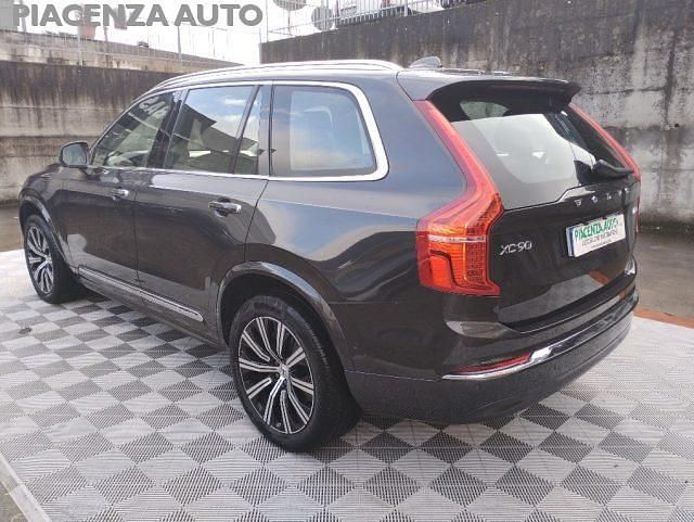 Usata Volvo XC90 Plus 235 CV (172 kW) 2022 Grigio scuro metallizzato SUV