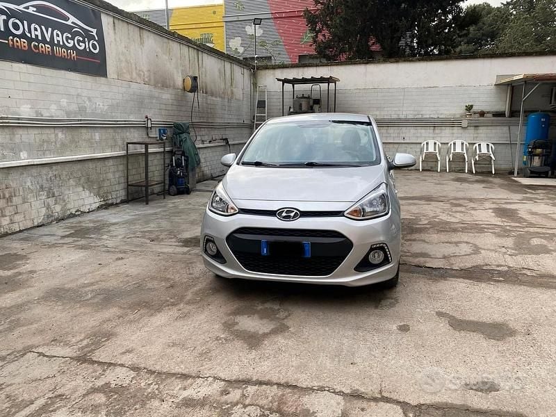 Usata Hyundai i10 Edition 67 CV (49 kW) 2015 Grigio Utilitaria