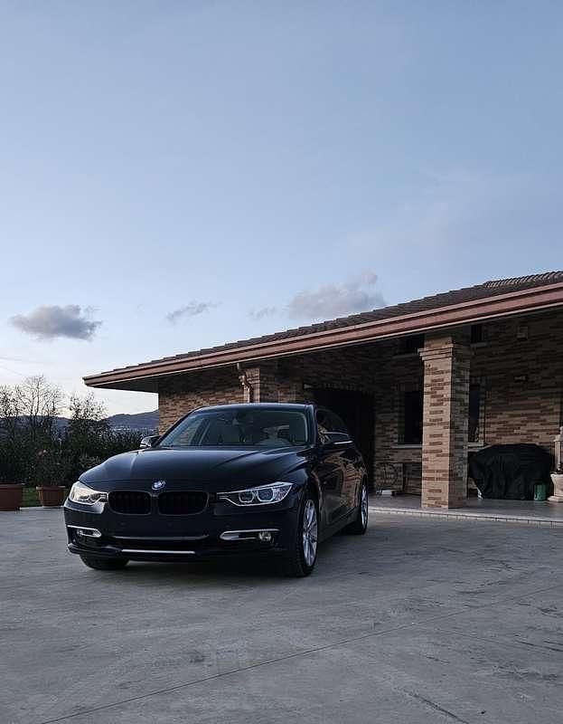 Usata BMW 330 Comfort Edition 258 CV (189 kW) 2014 Blu/azzurro Station wagon