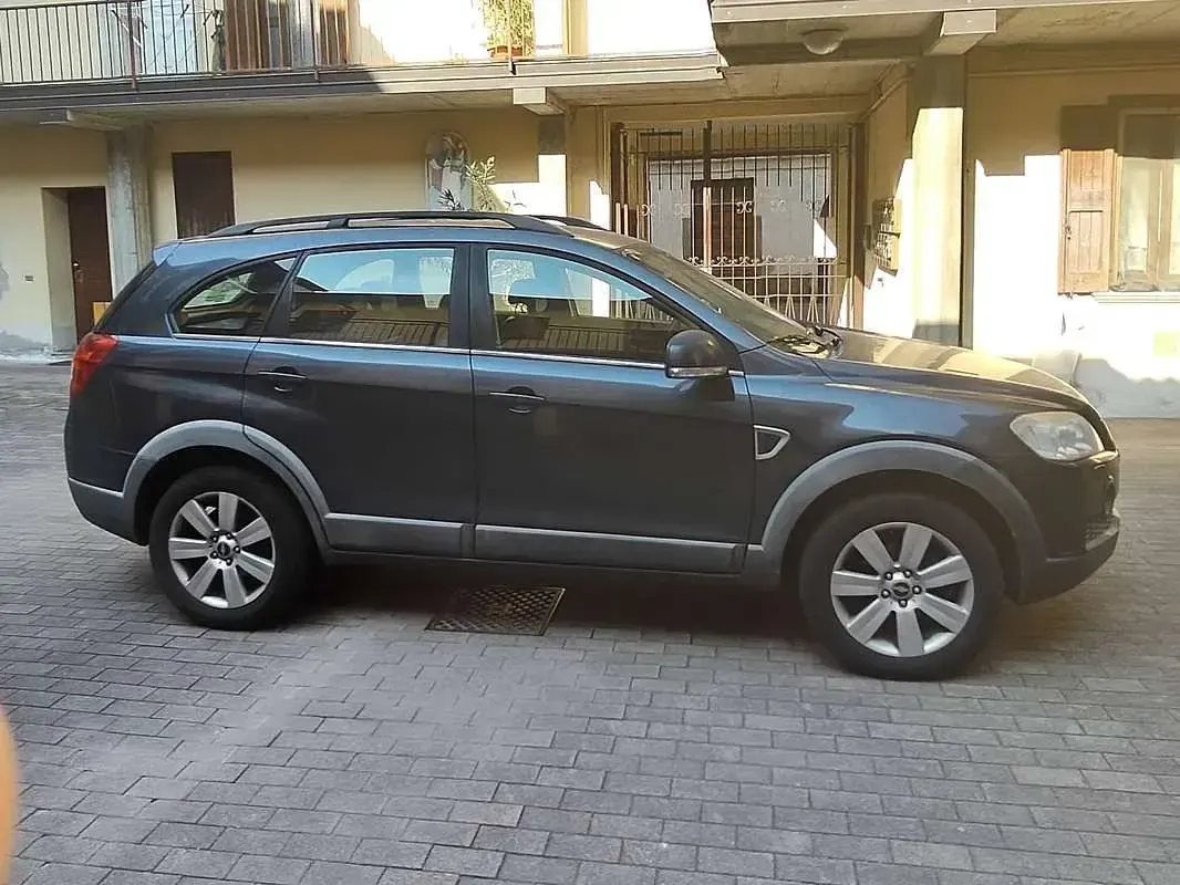 Usata Chevrolet Captiva LT 150 CV (110 kW) 2008 Nero SUV