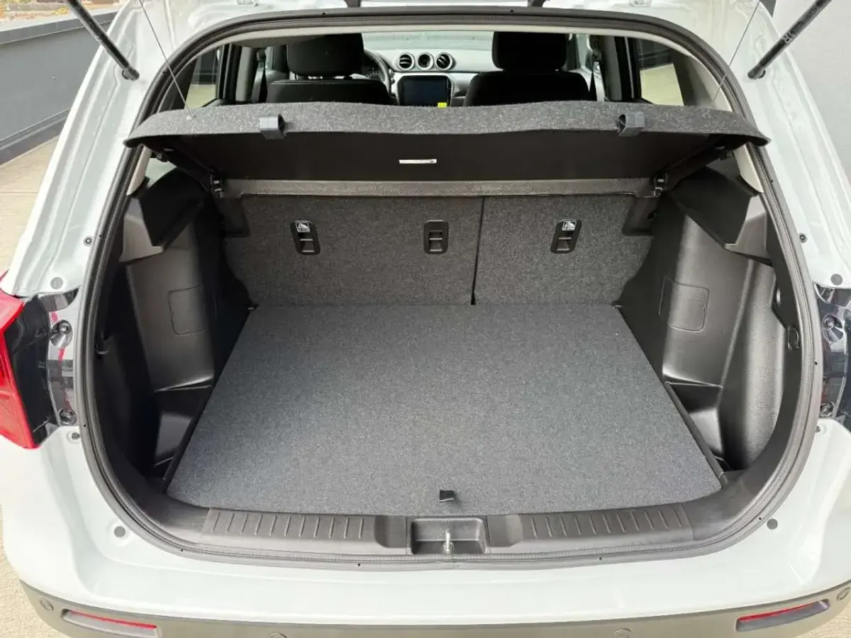 Nuova Suzuki Vitara Comfort 110 CV (80 kW) 2026 Bianco SUV