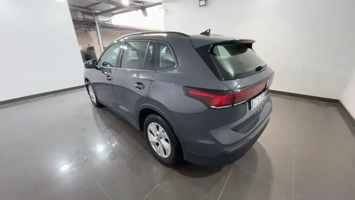 Usata VW Tiguan Life 150 CV (110 kW) 2025 Dolphin grey met. SUV