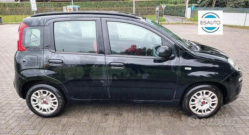 Usata Fiat Panda Lounge 69 CV (50 kW) 2013 Nero Utilitaria